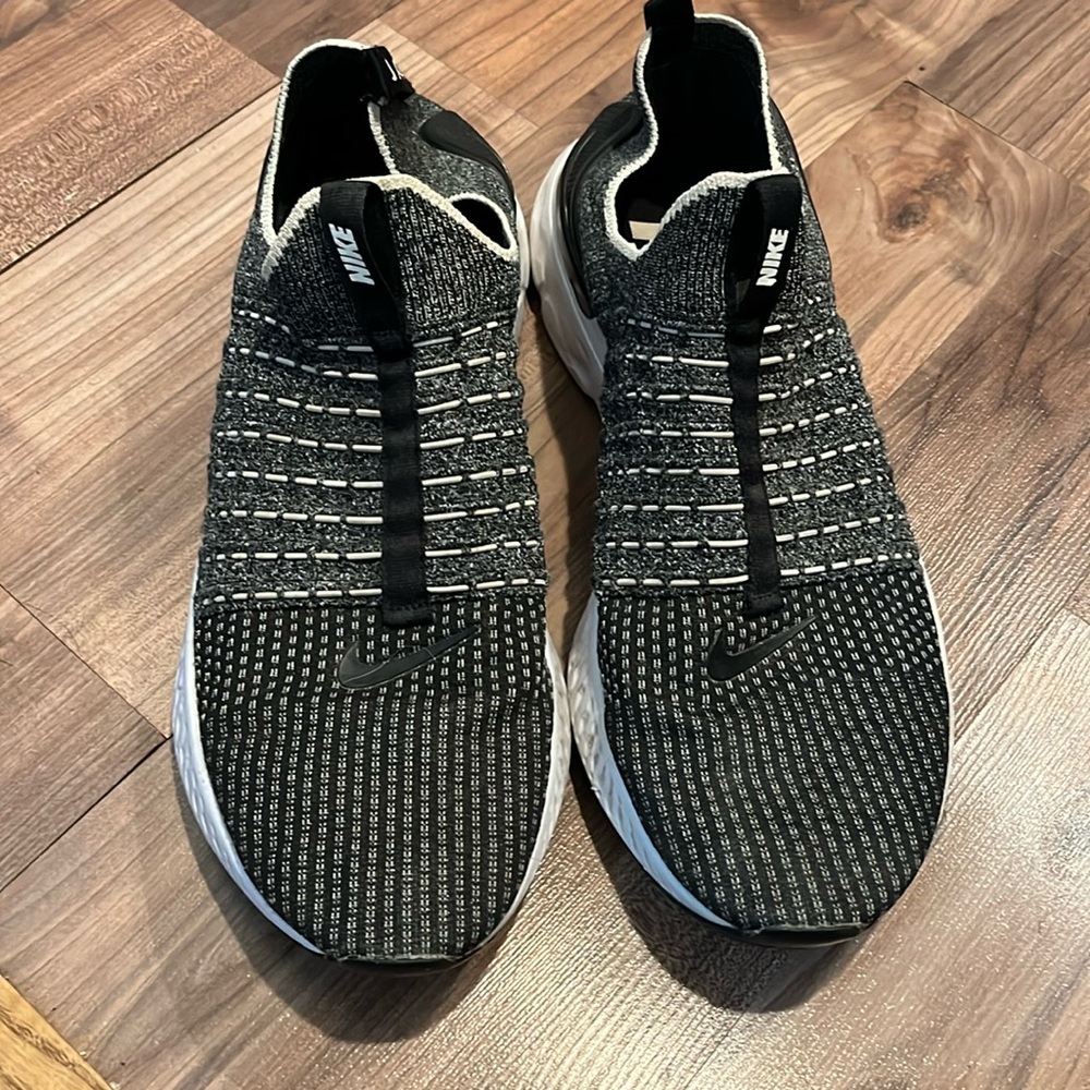 Nike Women’s React Phantom Run Flyknit 2 Running Black White Oreo Size 14